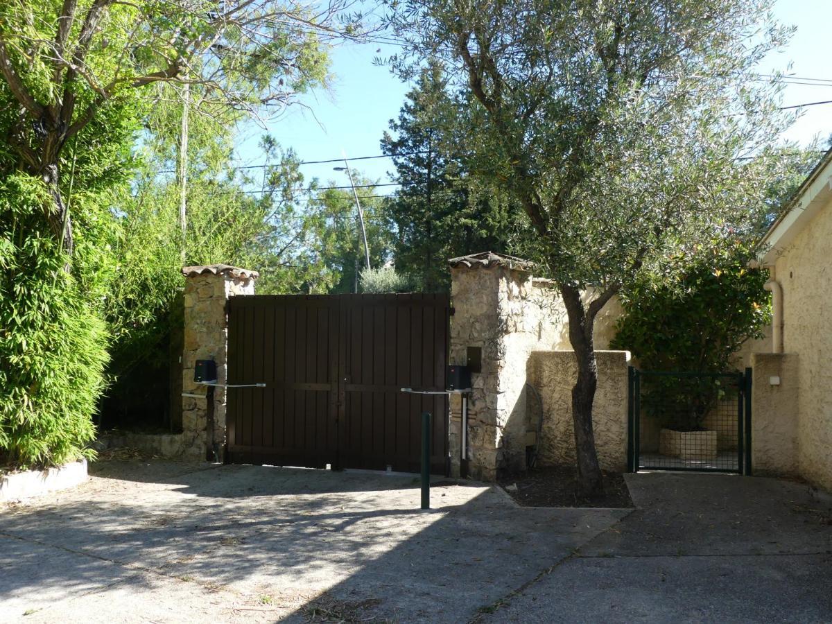 Rez De Jardin Au Calme Et Proche Mer Mandelieu Exterior foto