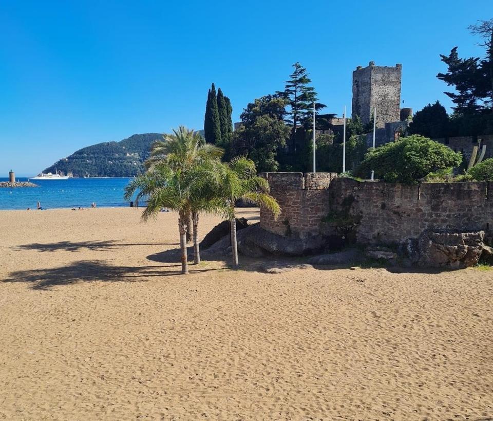 Rez De Jardin Au Calme Et Proche Mer Mandelieu Exterior foto